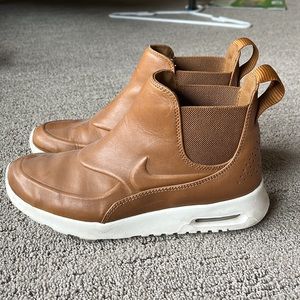 NIKE air max Thea mid